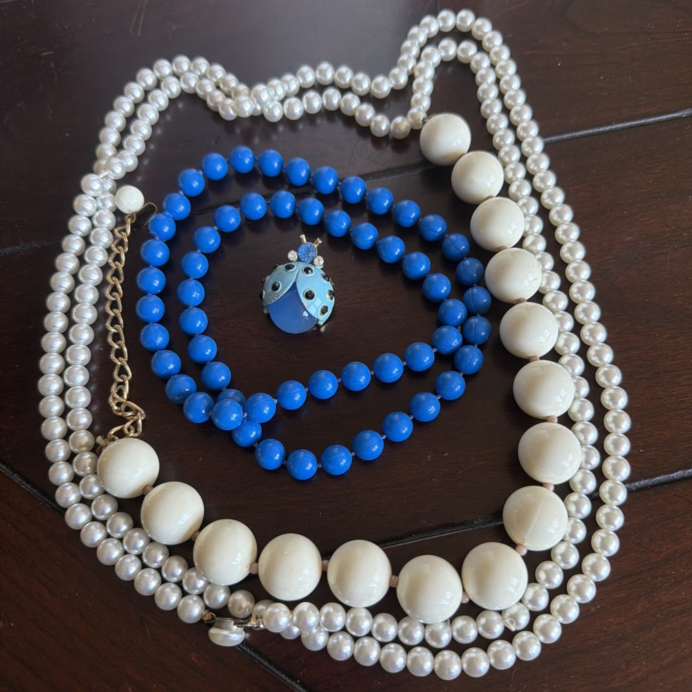 Costume Jewelry Lot 4 Pc Necklace Brooch Pearls Blue Glass Rhinestones Vintage